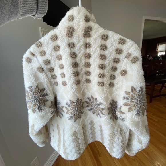 Duffel Outdoor fleece jacket in a size small - Picture 4 of 13